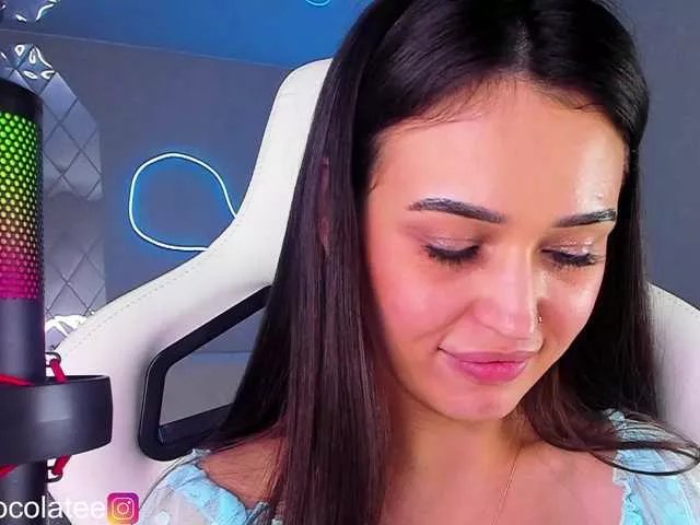 Freechat Adel-chocolatee on BongaCams