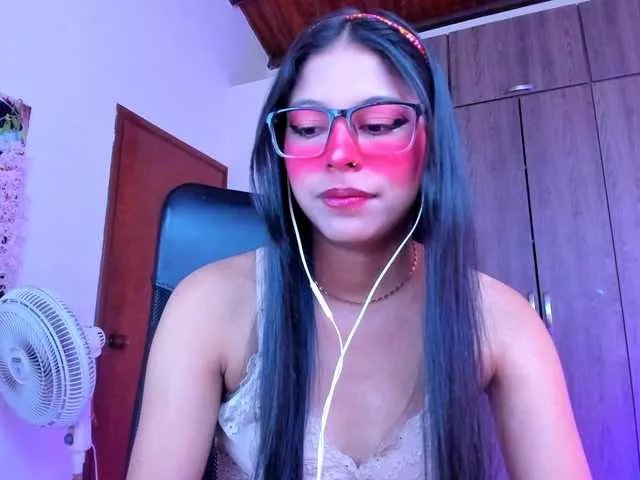 Freechat ALYSSON18 on BongaCams