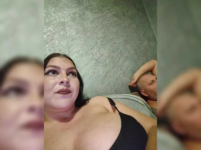 Freechat kissmabont on BongaCams