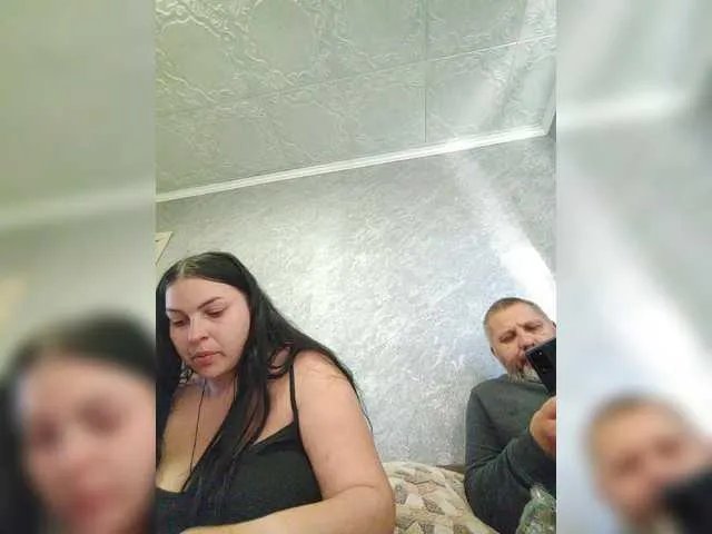 Freechat kissmabont on BongaCams