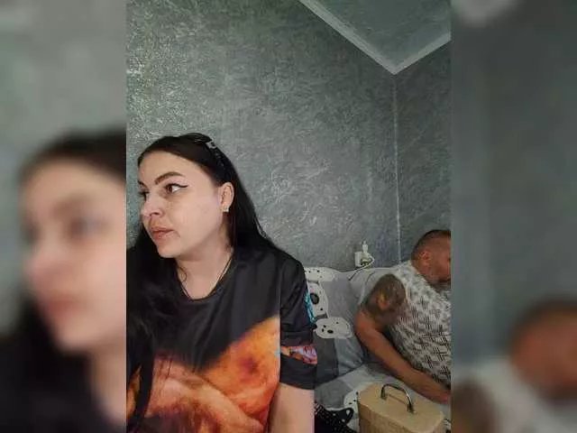 Freechat kissmabont on BongaCams