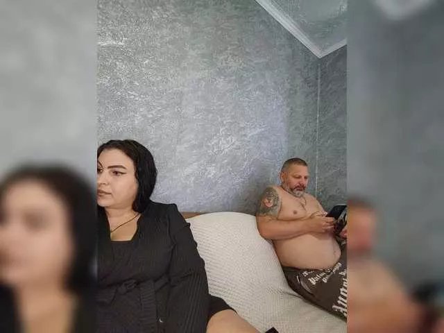 Freechat kissmabont on BongaCams