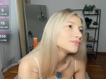 Private glossybabe_ on Chaturbate
