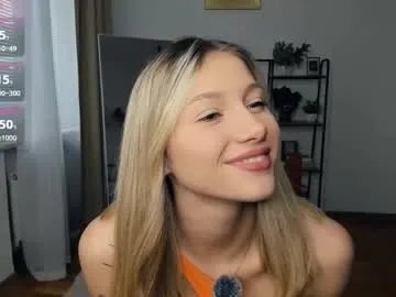 Private glossybabe_ on Chaturbate