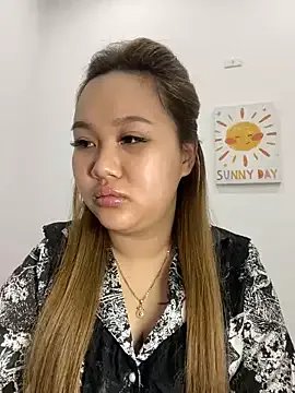 Freechat Almira6868 on StripChat