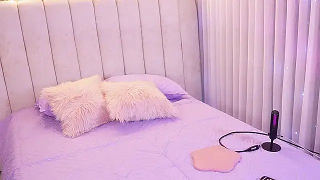 Freechat emyli_sw_ on StripChat